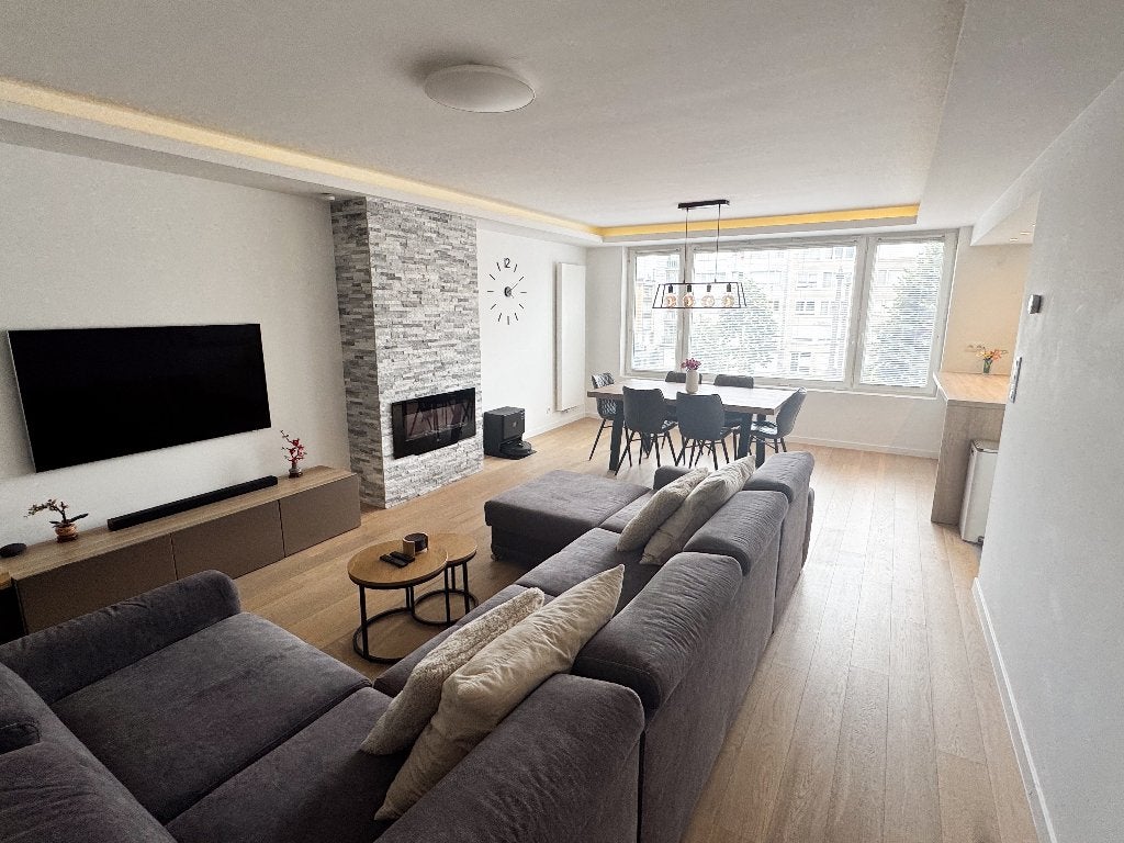 Instapklaar 2-slpk appartement met terras, Immo, Huizen en Appartementen te koop, Tot 200 m², 2 kamers, Verkoop zonder makelaar