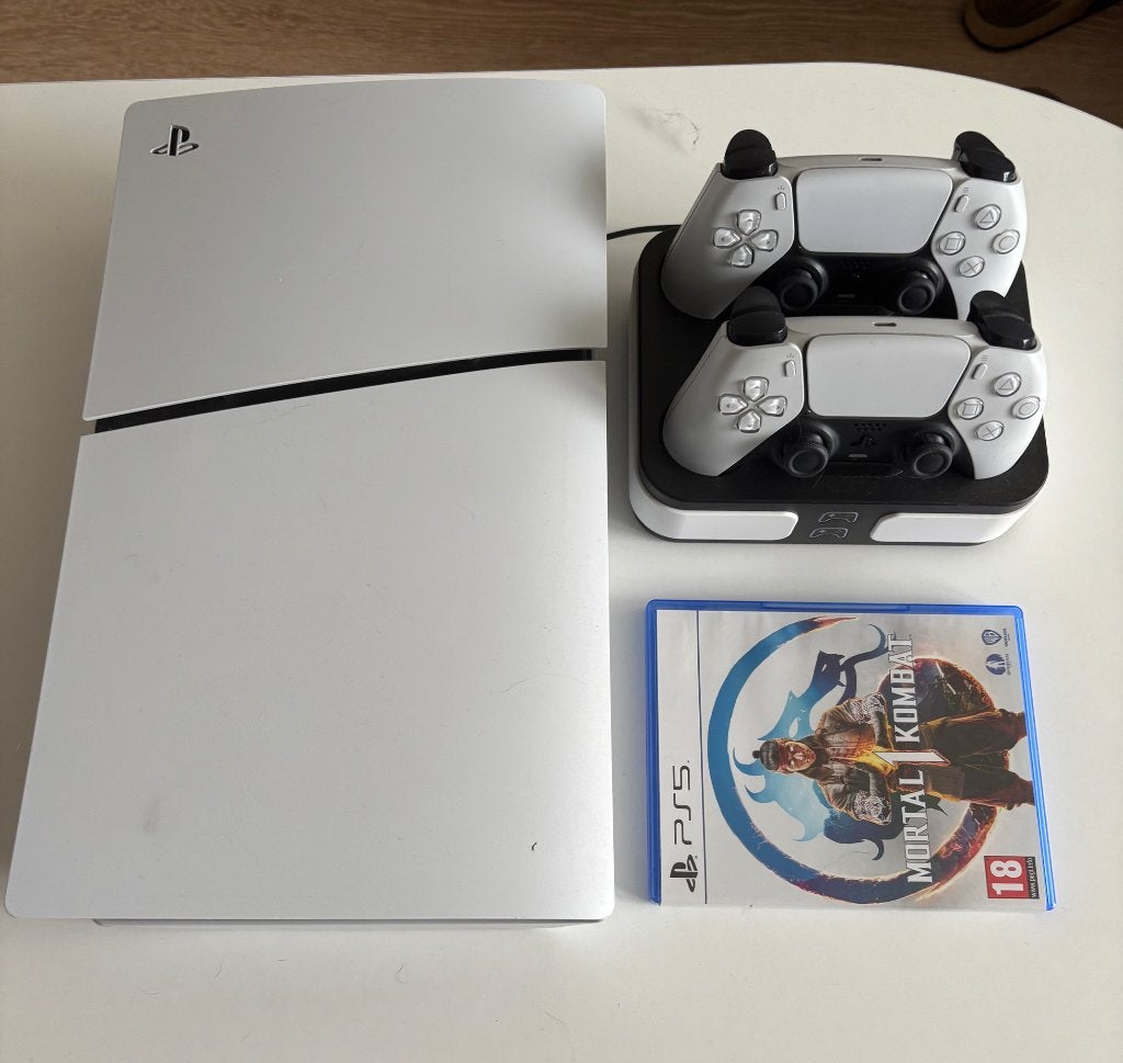 PS5 Slim disc-speler, 2 controllers, laadstation, Ophalen, Zo goed als nieuw, Playstation 5