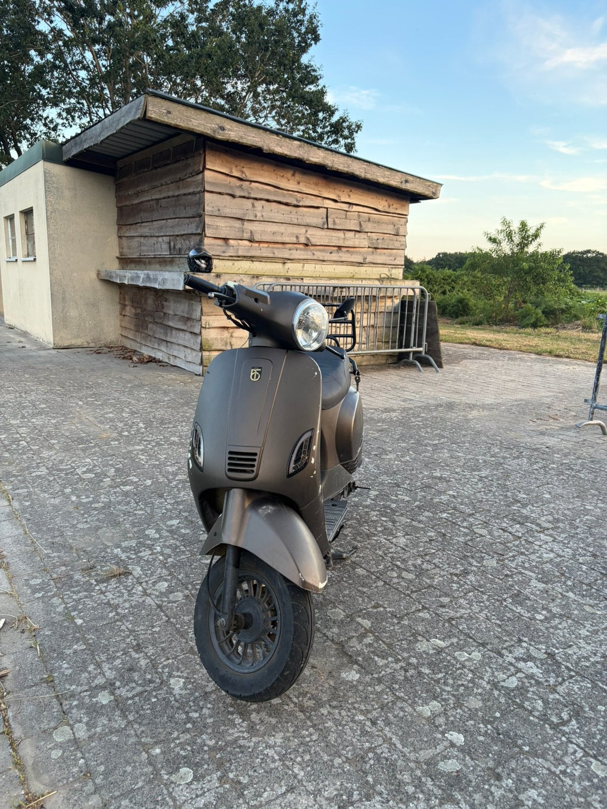 BTC Riva start en rijdt nieuwe remmen en onderhoud gehad, Fietsen en Brommers, Scooters | Overige merken, Ophalen, Zo goed als nieuw