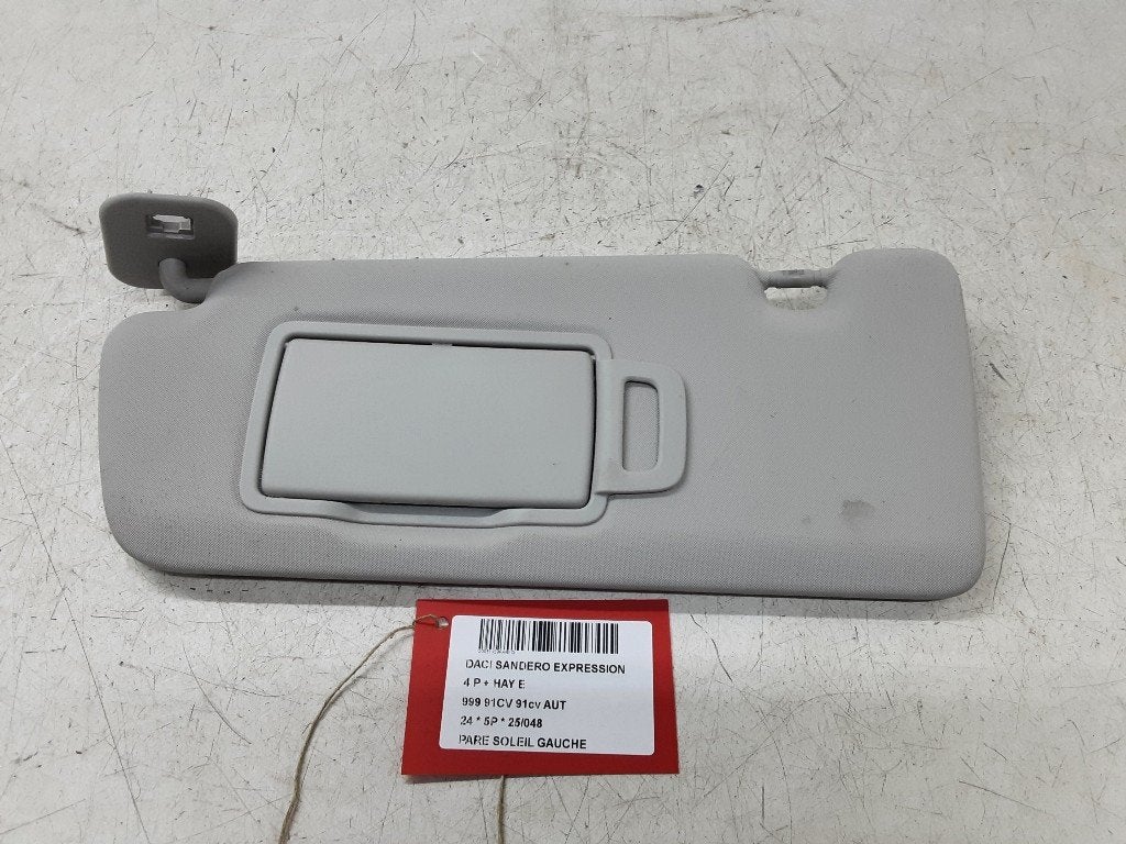 ZONNEKLEP LINKS Dacia Sandero III (01-2019/-), Dacia, Gebruikt, Mevr. I. Hauben, Rue de l'Espoir 34 34
4030  GRIVEGNÉE, BE