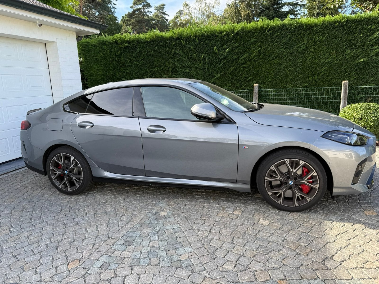 BMW 216i Gran Coupé M-Sport 2025 4000km!, Autos, Cuir, Argent ou Gris, Achat, Entretenue par le concessionnaire