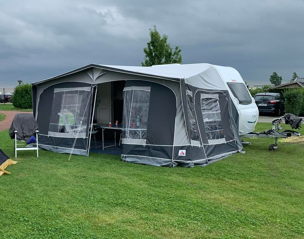 Dethleffs c’joy, Caravans en Kamperen, Caravans, Disselslot, Treinzit, Particulier, Dethleffs