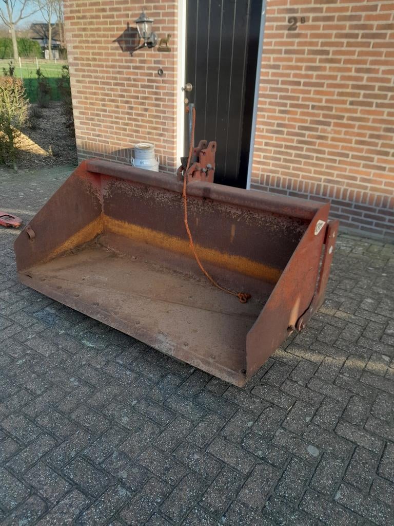 Hekamp grondbak, Ophalen