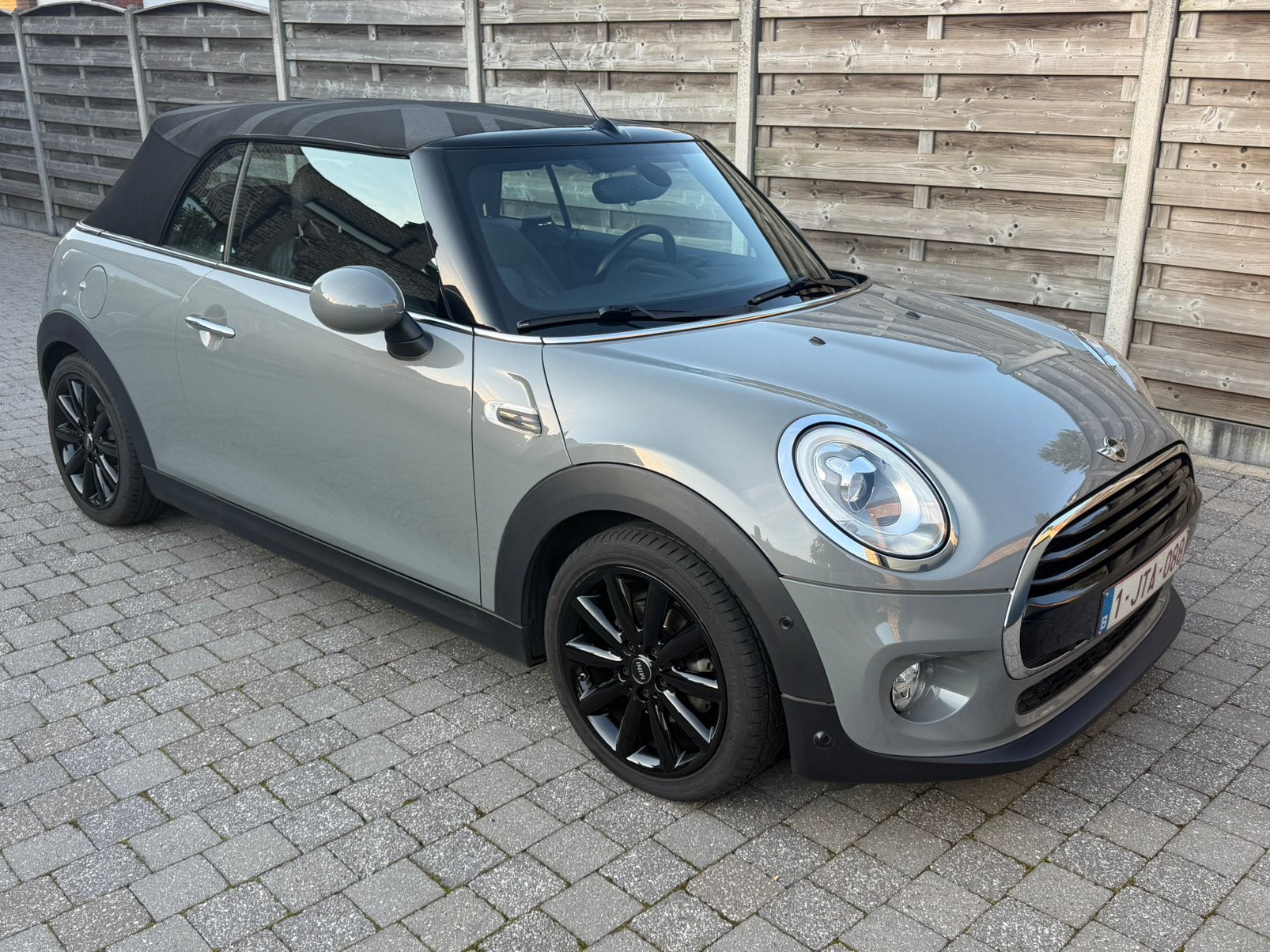 Prachtige mini cooper cabrio automaat, Autos, Argent ou Gris, Euro 6, Cabriolet, Noir