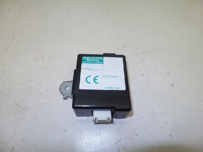 ORDINATEUR VEROUILLAGE CENTRALISE Avensis Verso (M20), Utilisé, Toyota