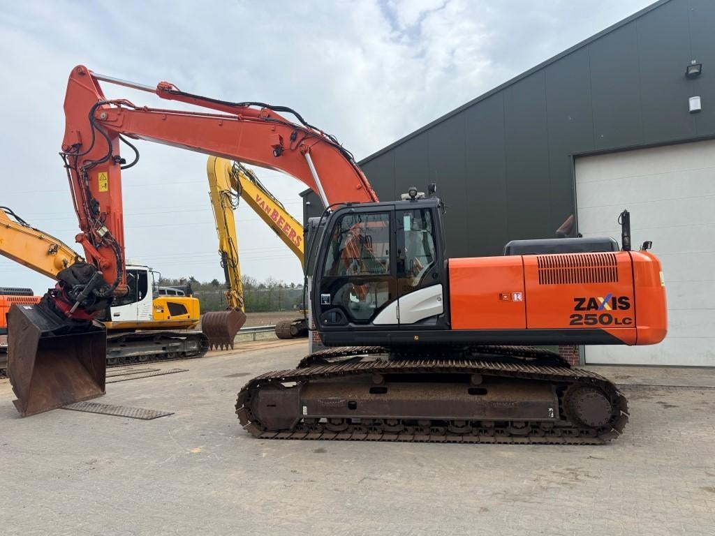 Hitachi ZX250-5B, Articles professionnels, Machines & Construction | Grues & Excavatrices, Enlèvement