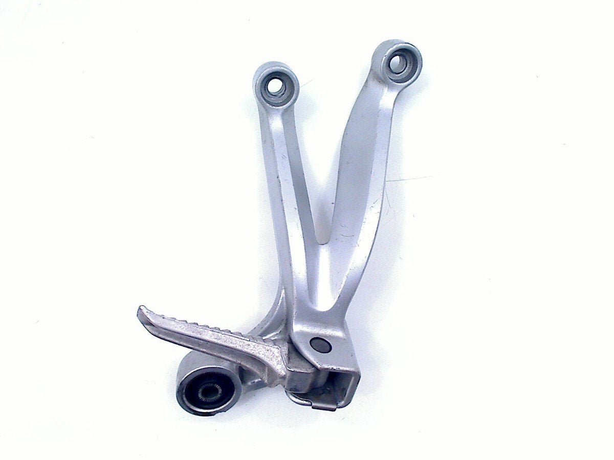 REPOSE PIEDS SUPPORT ARRIÈRE DROIT Suzuki, Motos, Dhr. S. di Majo, Utilisé, Info@cama-motorparts.nl, P.J. Troelstraweg 8 8
3144 CX  MAASSLUIS, NL