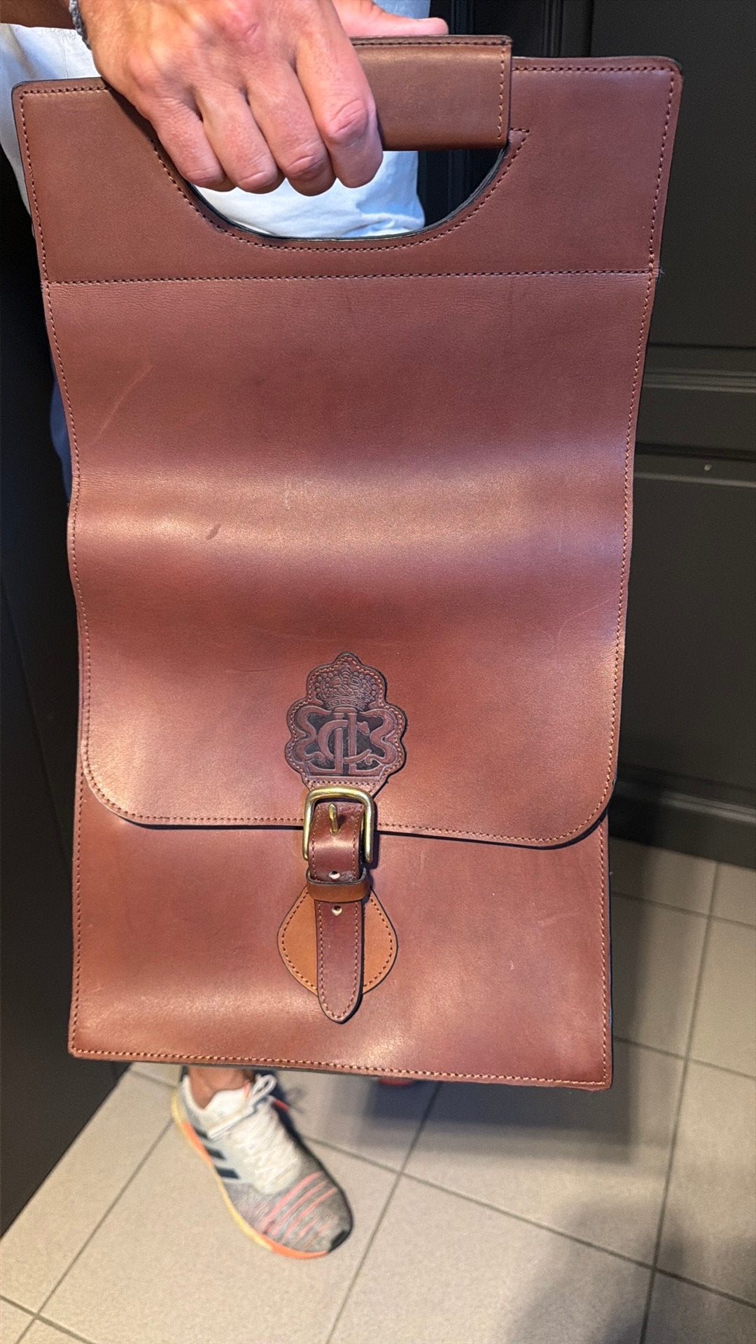 Een leder  eencollectors item le beau coralie, Ophalen, Zo goed als nieuw
