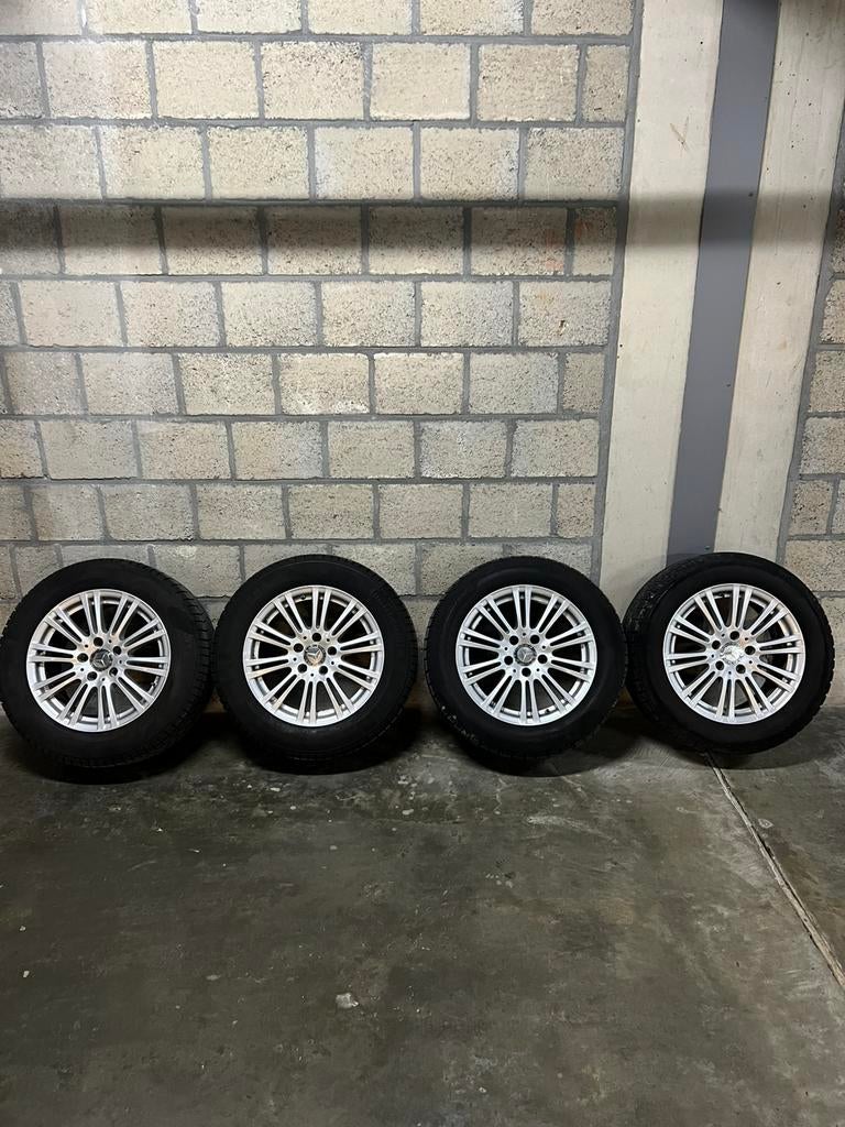 Kit d'hiver Mercedes Benz Classe E, Autos : Pièces & Accessoires, Pneus & Jantes, Pneus hiver, 16 pouces, Pneu(s), Enlèvement