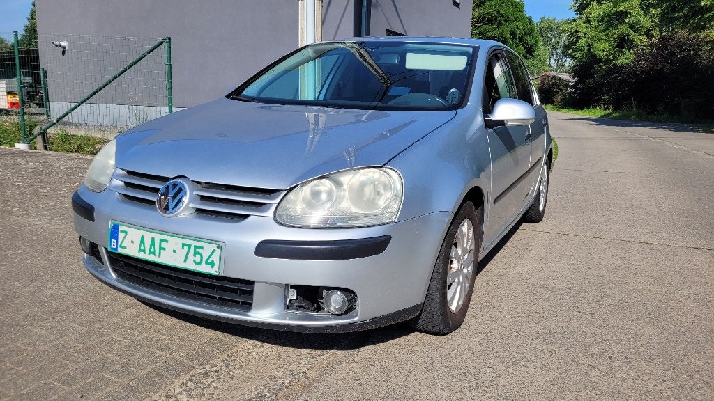 vw golf 2.0i AUTOMAAT 110kw/150pk AIRCO 5 deurs euro 4 2004, Stof, 110 kW, 4 cilinders, Bedrijf