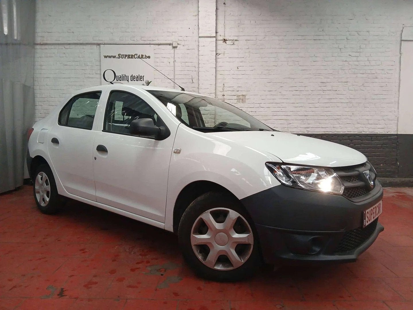 Dacia Logan Logan 1.2i Anniversary 2 * 136 X 60 MOIS *, 55 kW, 4 cylindres, Occasion, Essence