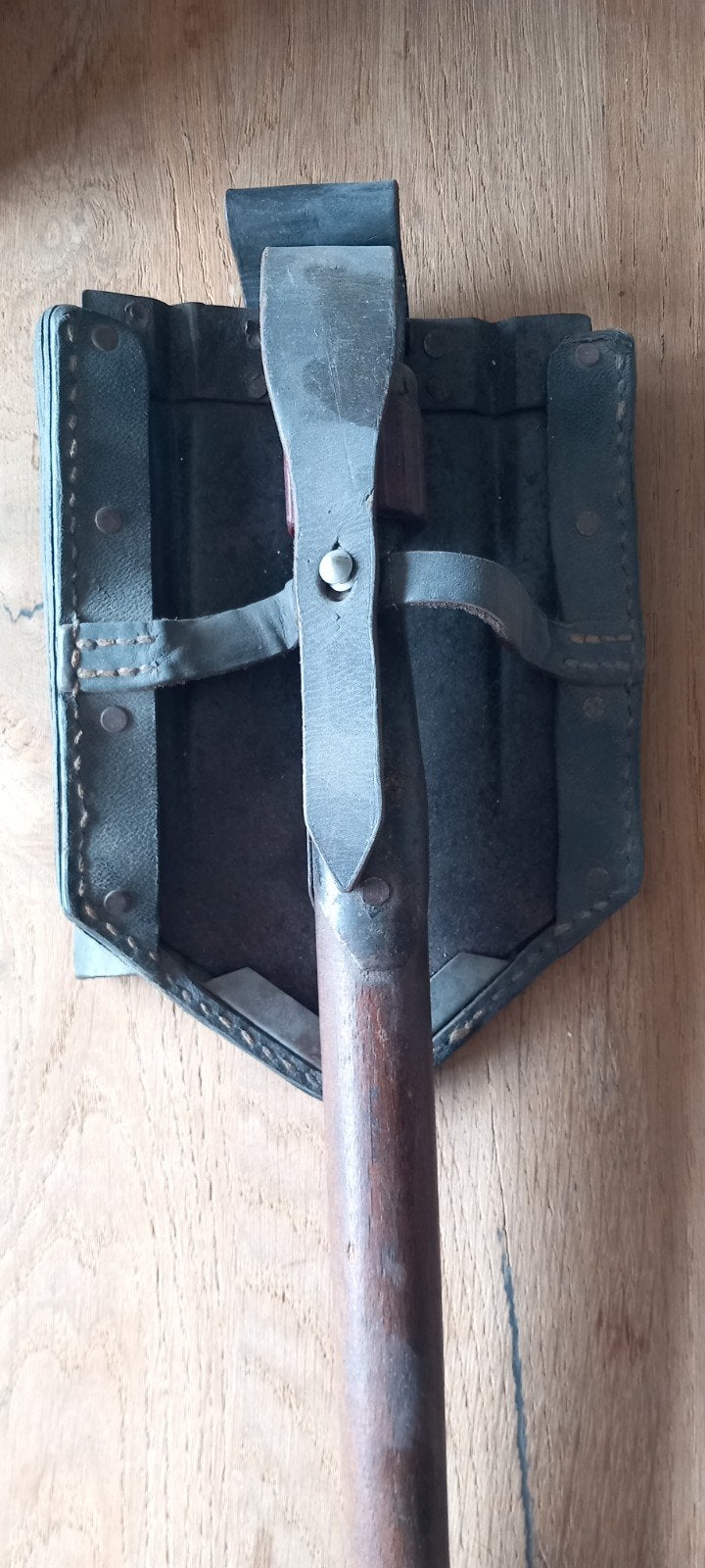 Duitse Klapp Spaten WO2 met Presstoff Houder, origineel, Ophalen of Verzenden, Landmacht