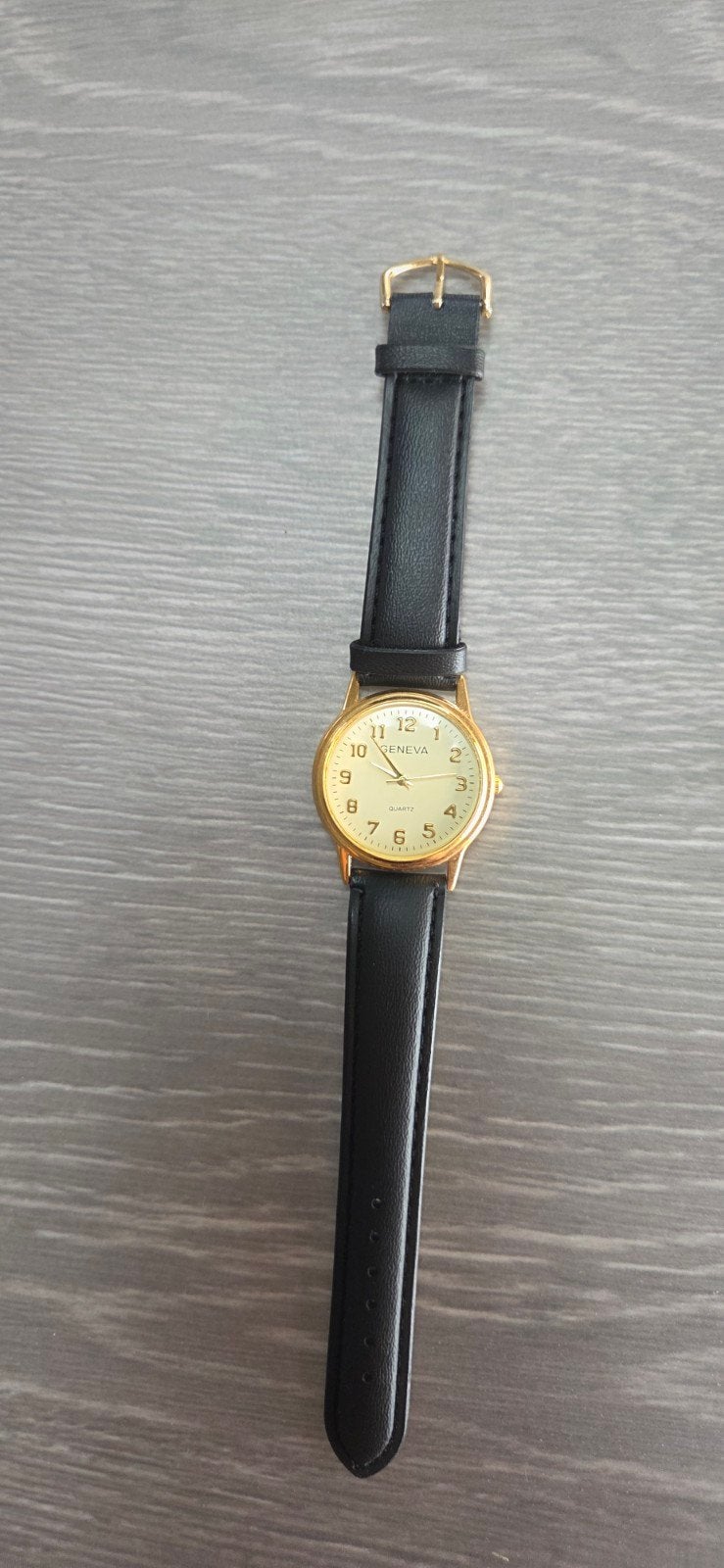Montre Geneva Quartz pour homme, Enlèvement