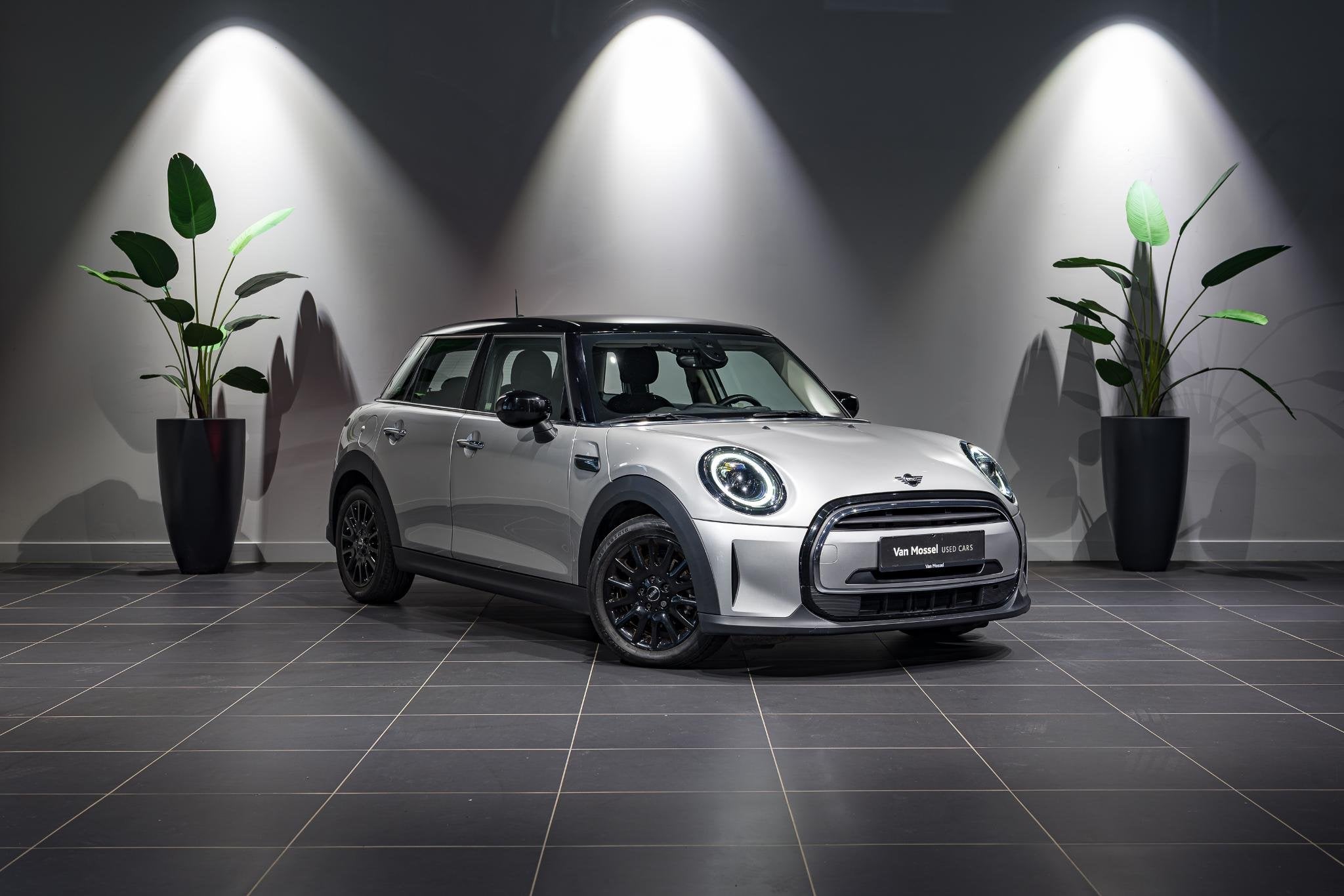 MINI Cooper (automatique), 100 kW, Argent ou Gris, Achat, Entreprise