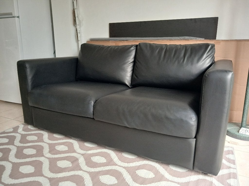 Lederen zwarte tweezit (Vimle) van Ikea, Huis en Inrichting, Ophalen, 150 tot 200 cm, Tweepersoons, Zo goed als nieuw