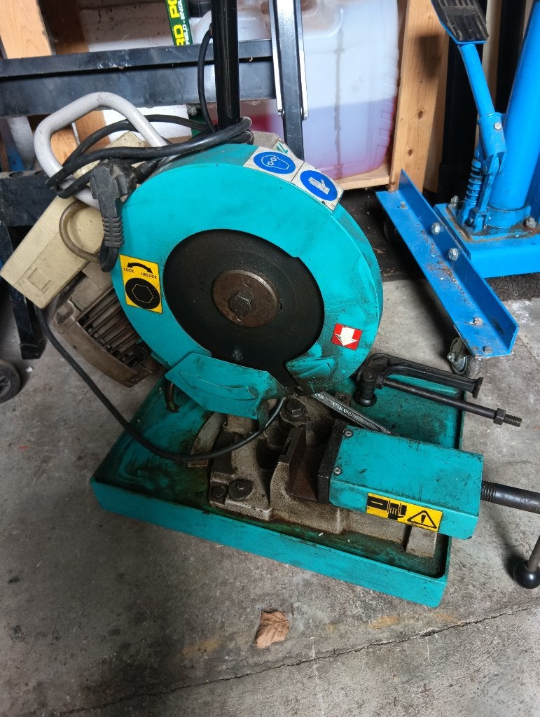 metaal afkortzaag met koeling (draagbaar 220V), Doe-het-zelf en Bouw, Ophalen, Gebruikt, Afkortzaag, 30 tot 70 mm