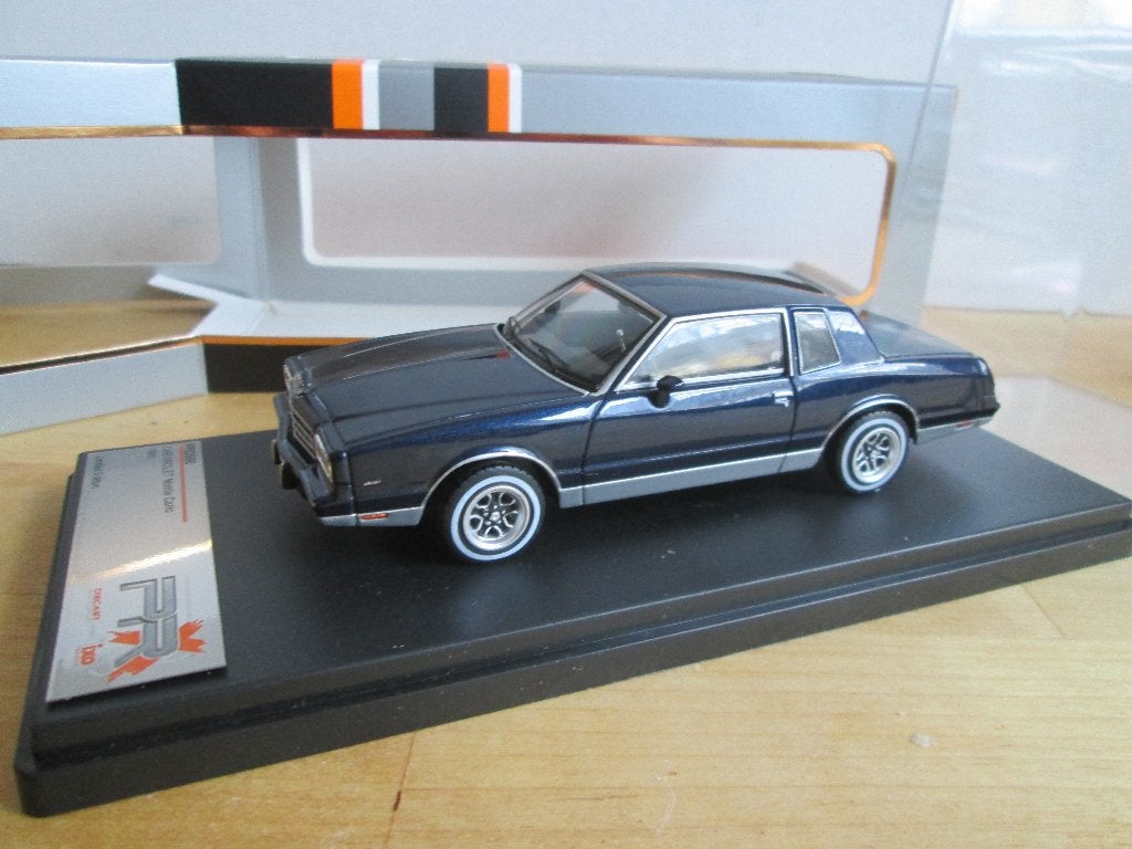 Premium X Chevrolet Monte Carlo 1:43 blau, Enlèvement ou Envoi, Comme neuf, Voiture, Autres marques