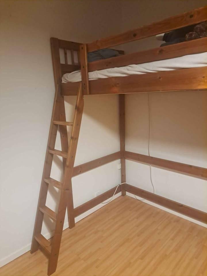 Hoogslaper bed 200x90 met matras, Huis en Inrichting, Ophalen, Gebruikt, 90 cm, Eenpersoons