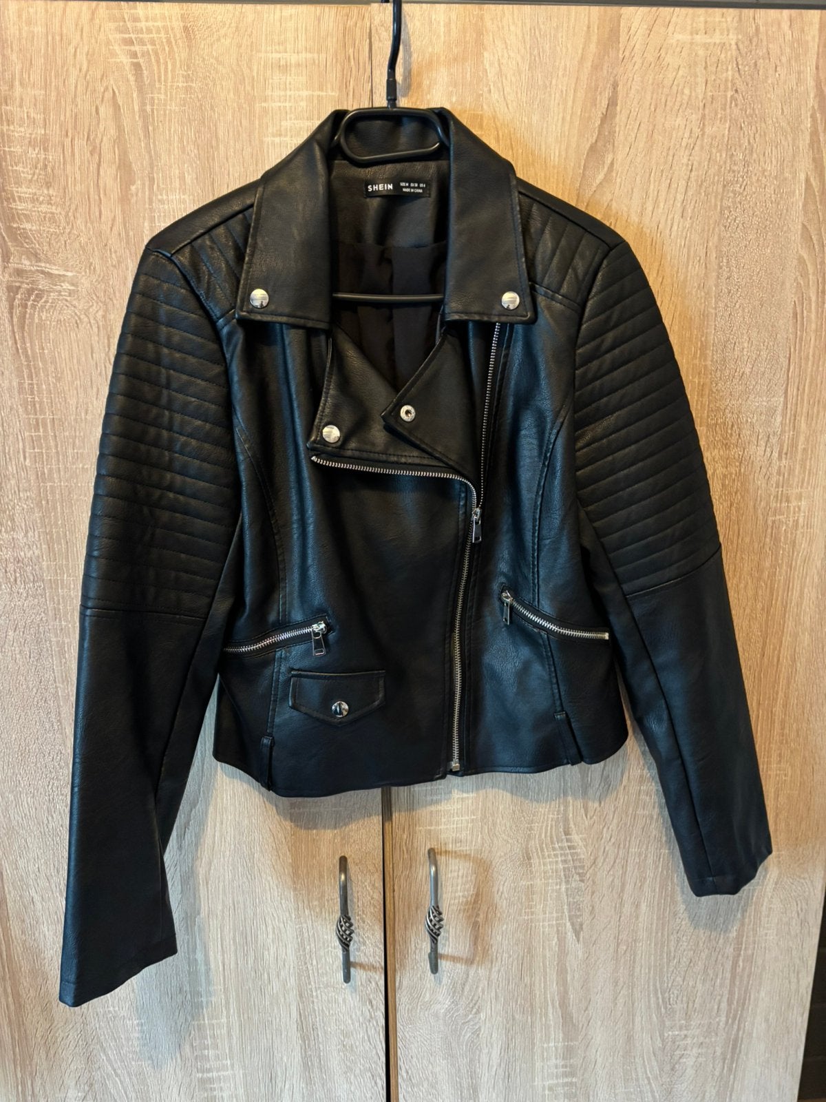 Vestje shein, Kleding | Dames, Jassen | Zomer, Ophalen of Verzenden, Zo goed als nieuw, Maat 38/40 (M), Zwart