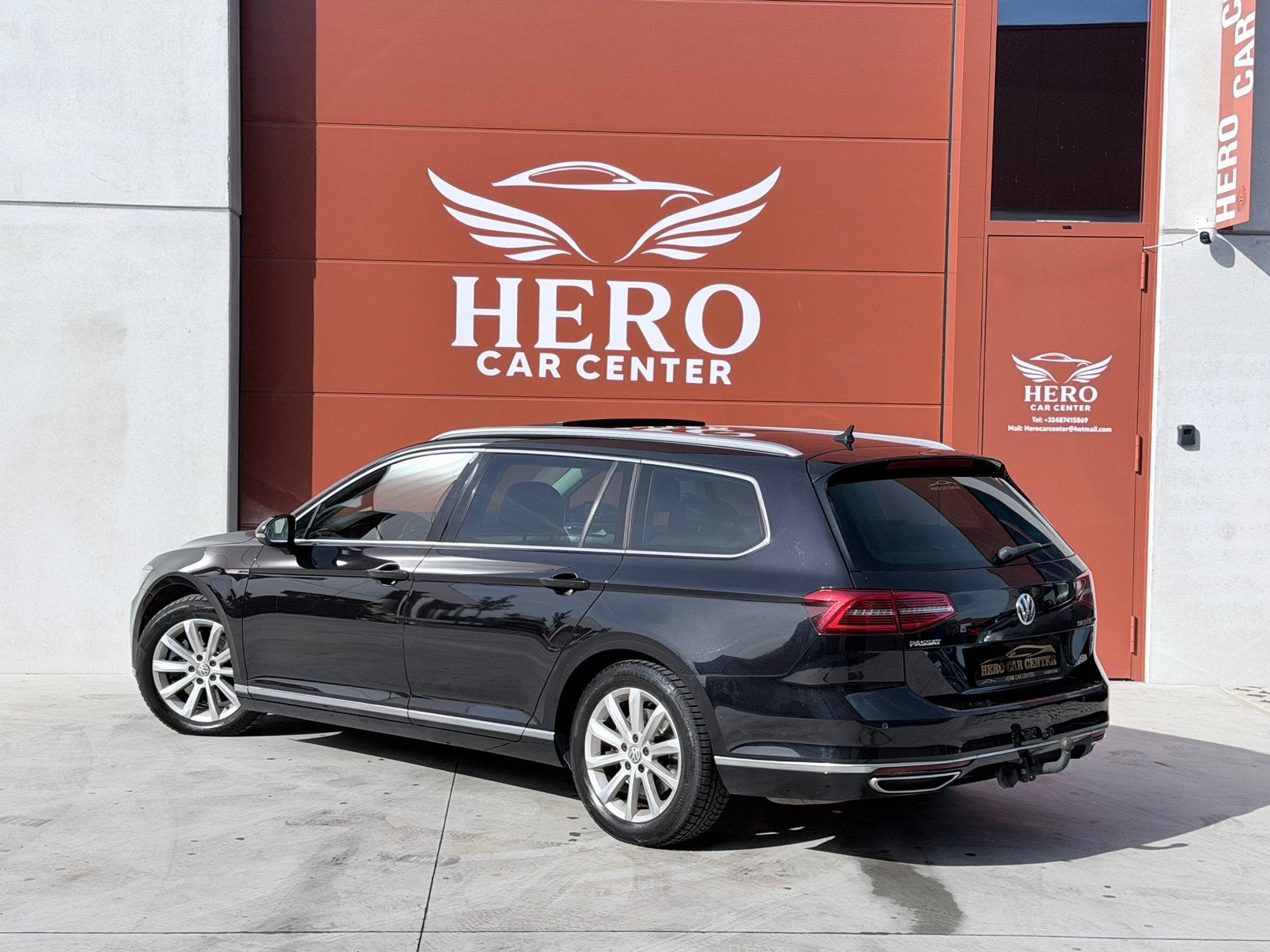 Volkswagen Passat 2.0Bi-Tdi 240pk Highline DSG - Euro 6b !, Auto's, https://public.car-pass.be/vhr/, 4 cilinders, Leder, Bedrijf