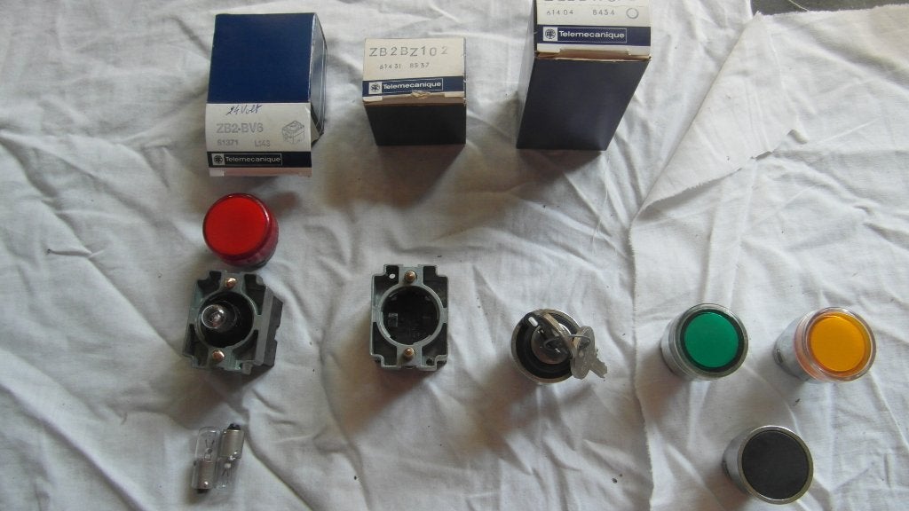 Bedienings en Signaaleenheden Telemecanique, Enlèvement ou Envoi, Neuf