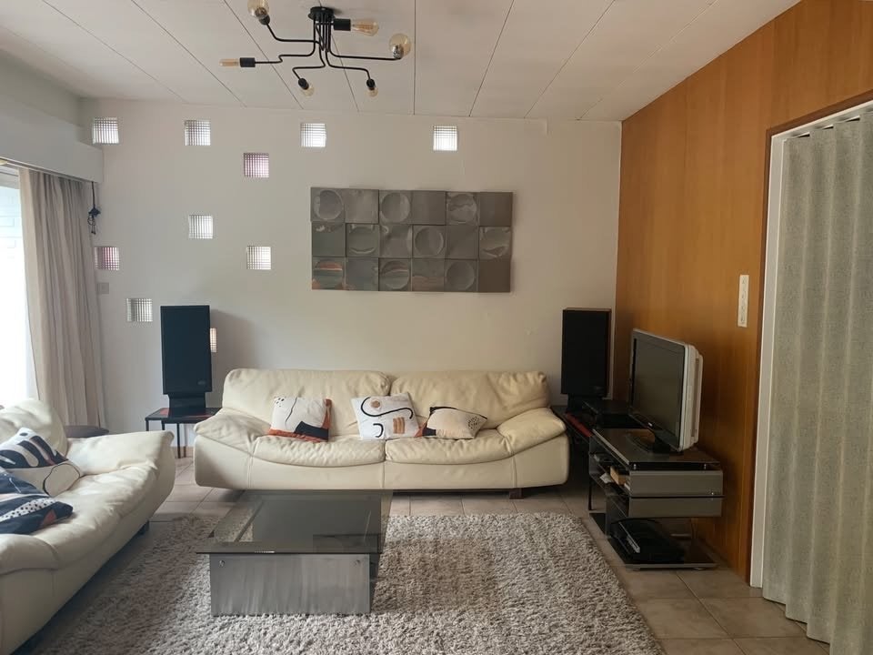 Ensemble Canapés 3 places + 2 places en cuir Roche Bobois, Quatre personnes ou plus, Banc droit, Enlèvement, Utilisé