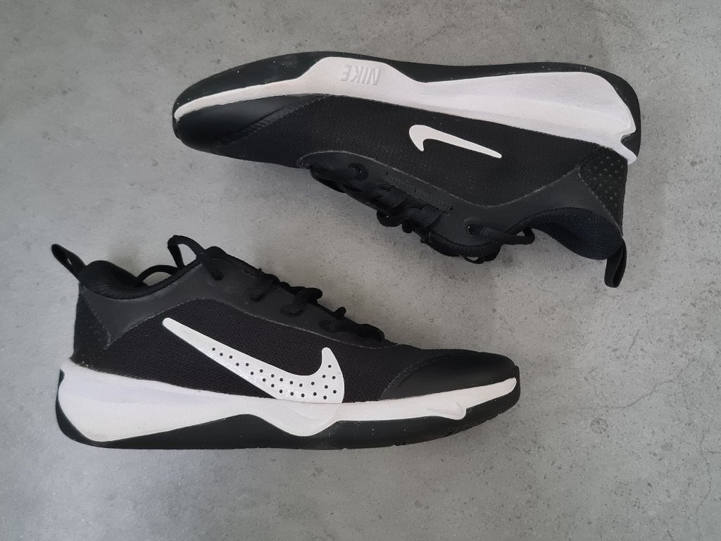 Nike sportschoenen sneakers - maat 35,5, Sport en Fitness, Overige Sport en Fitness, Ophalen of Verzenden, Gebruikt
