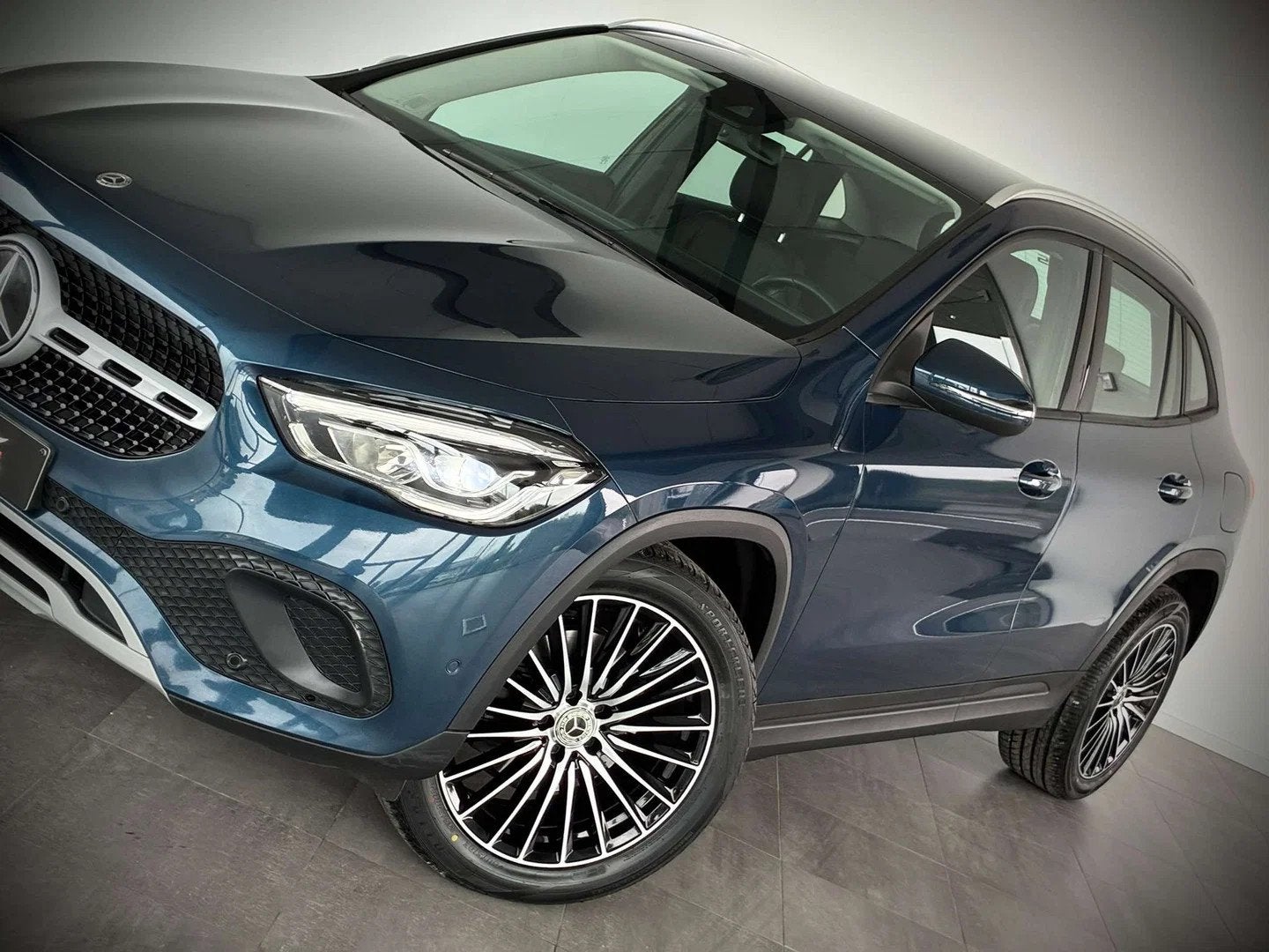 Mercedes-Benz GLA 200 d-1ERPRO-COCKPIT-CAMERA-GPS-JANTES19-P, Achat, Entreprise, 2135 kg, Noir