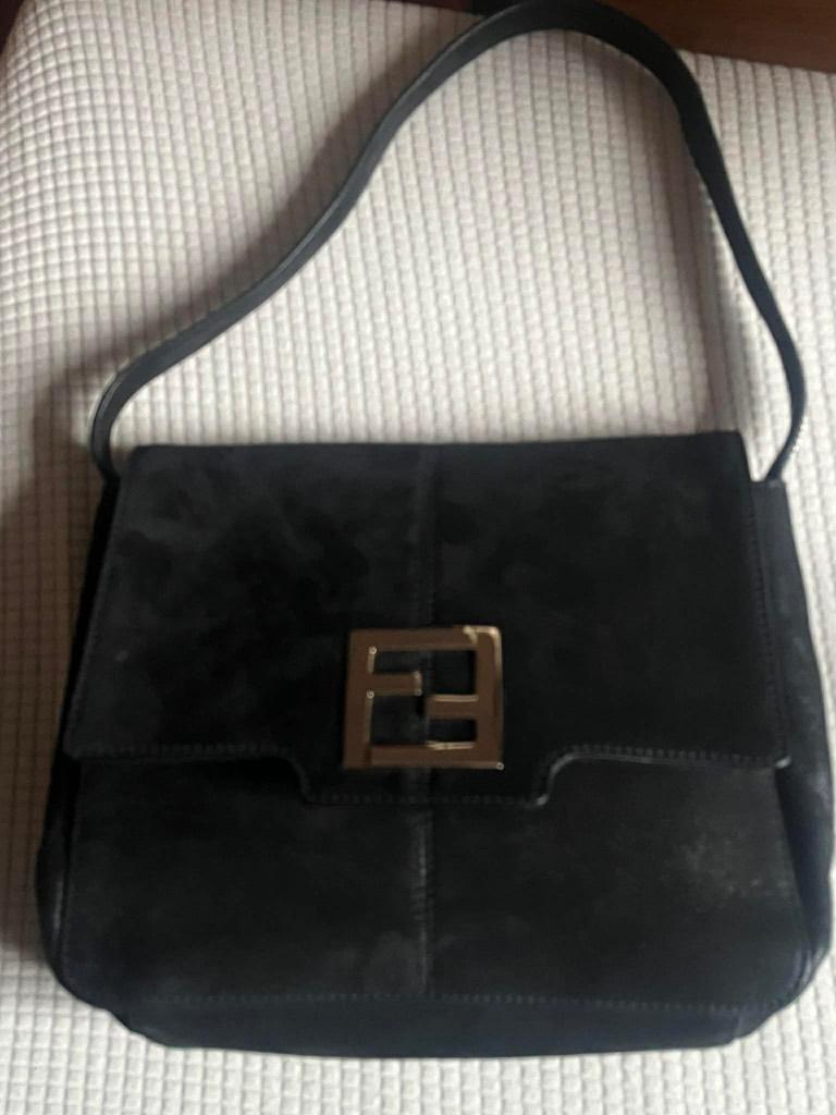 Sac fendi baguette en daim noir très bon état, Handtassen en Accessoires, Tassen | Damestassen, Ophalen of Verzenden, Zo goed als nieuw