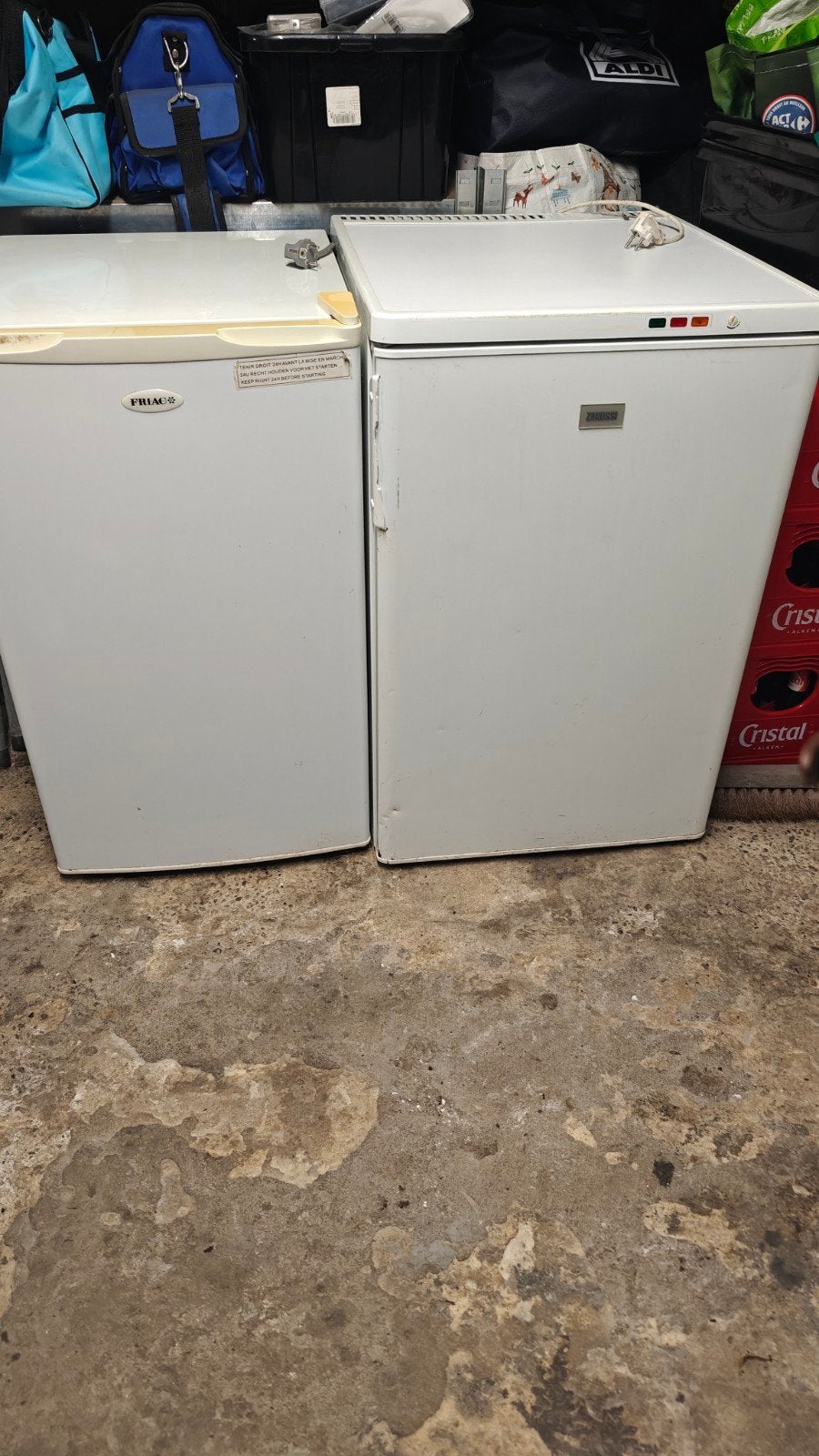 2 diepvriezers kastmodel, Elektronische apparatuur, Vriezers en Diepvrieskisten, Ophalen