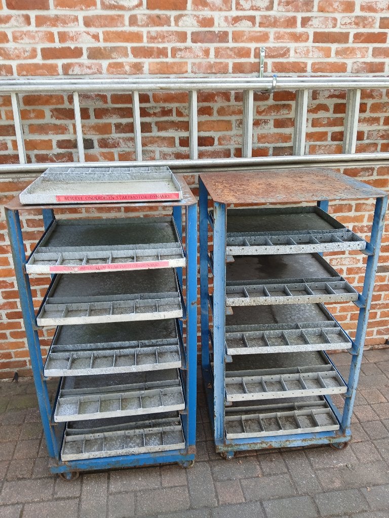 Metalen opbergrekken op wielen, Ophalen, Gebruikt