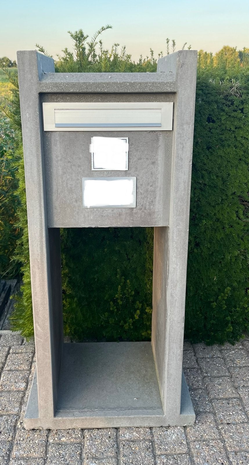 Brievenbus arduin, Tuin en Terras, Brievenbussen, Ophalen, Gebruikt, Hardsteen, Staande brievenbus