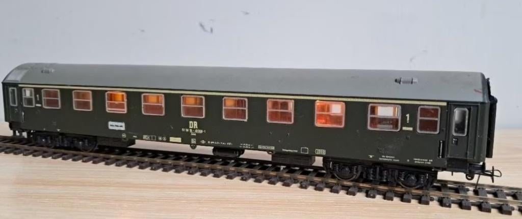 H0 wagon van de DR - zeer mooi met interieurverlichting, Hobby en Vrije tijd, Gebruikt, Gelijkstroom, Wagon, Piko