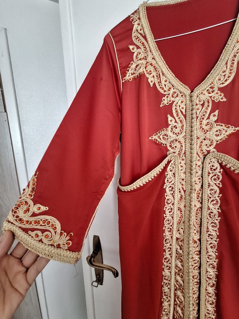 Caftan, Enlèvement, Comme neuf