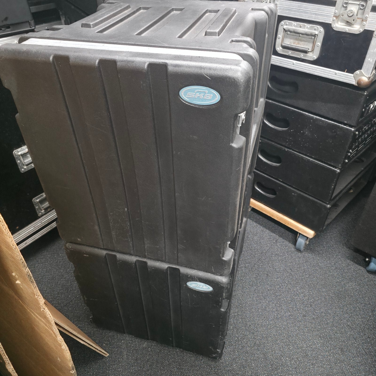 SKB ROTO flightcases 19 inch 10 - 12 HE, Muziek en Instrumenten, Ophalen of Verzenden, Flightcase
