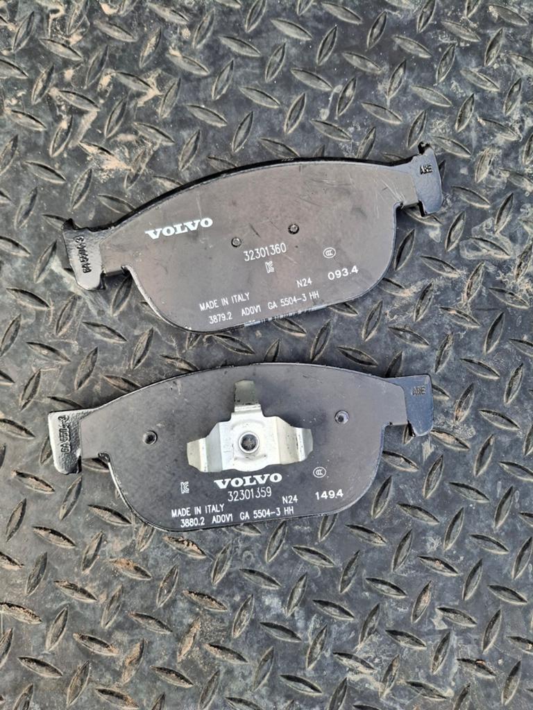 Nieuwe set remblokken voor Volvo, Ophalen, Nieuw, Volvo