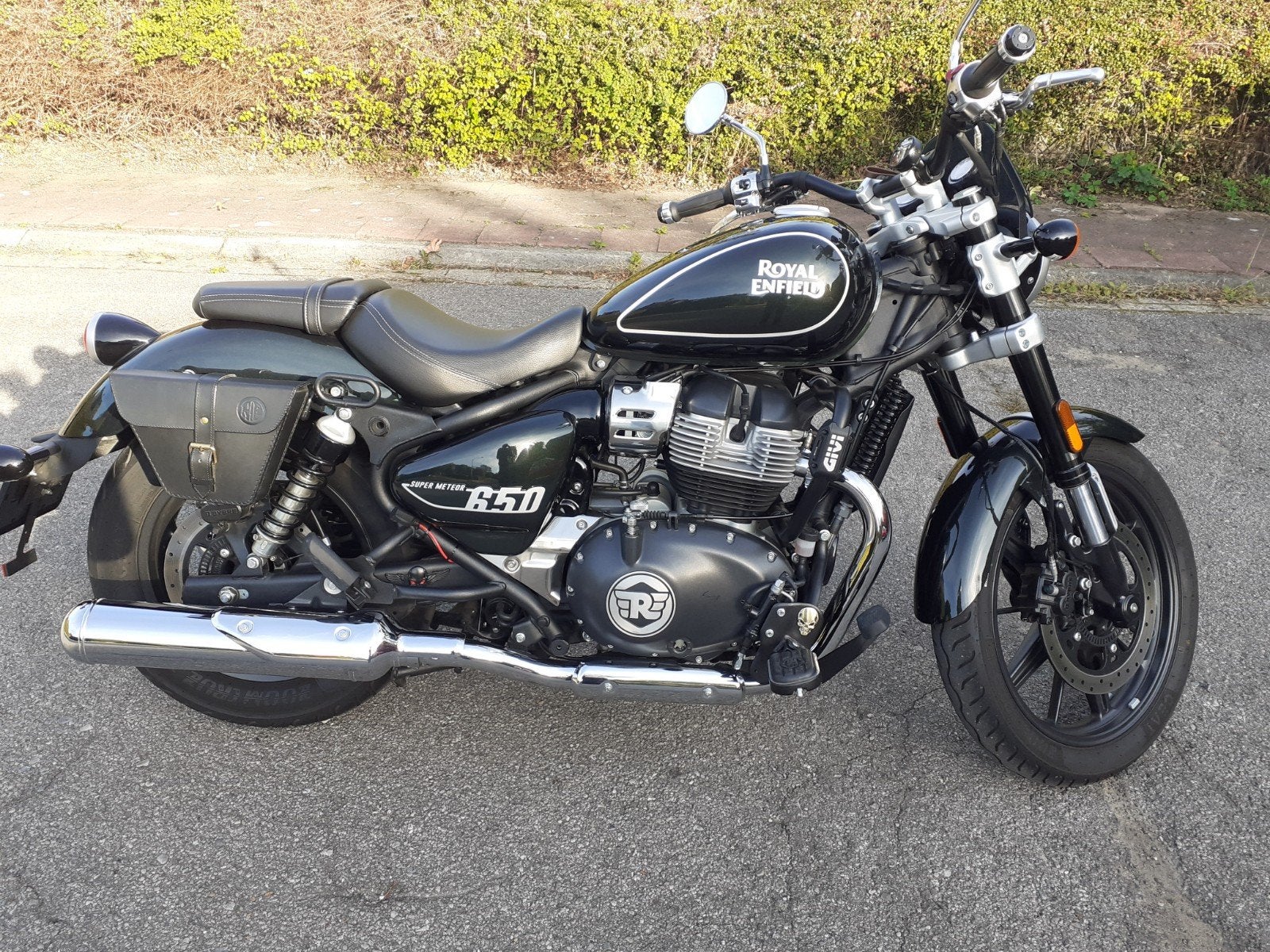 Royal Enfield Super Meteor 650, Motoren, 2 cilinders, Occasion, Chopper, Particulier