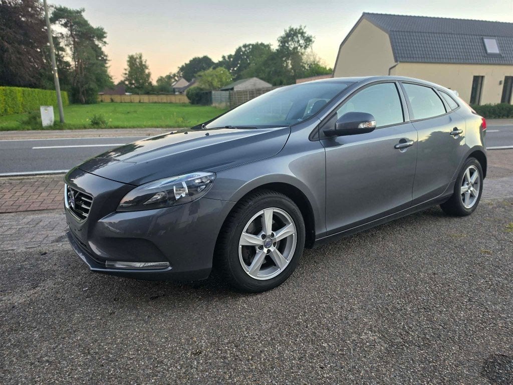 Volvo V40 T4 1.6 benzine 2014 132KW GEKEURD VVK, Autos, Achat, Boîte manuelle, Entretenue par le concessionnaire, Noir