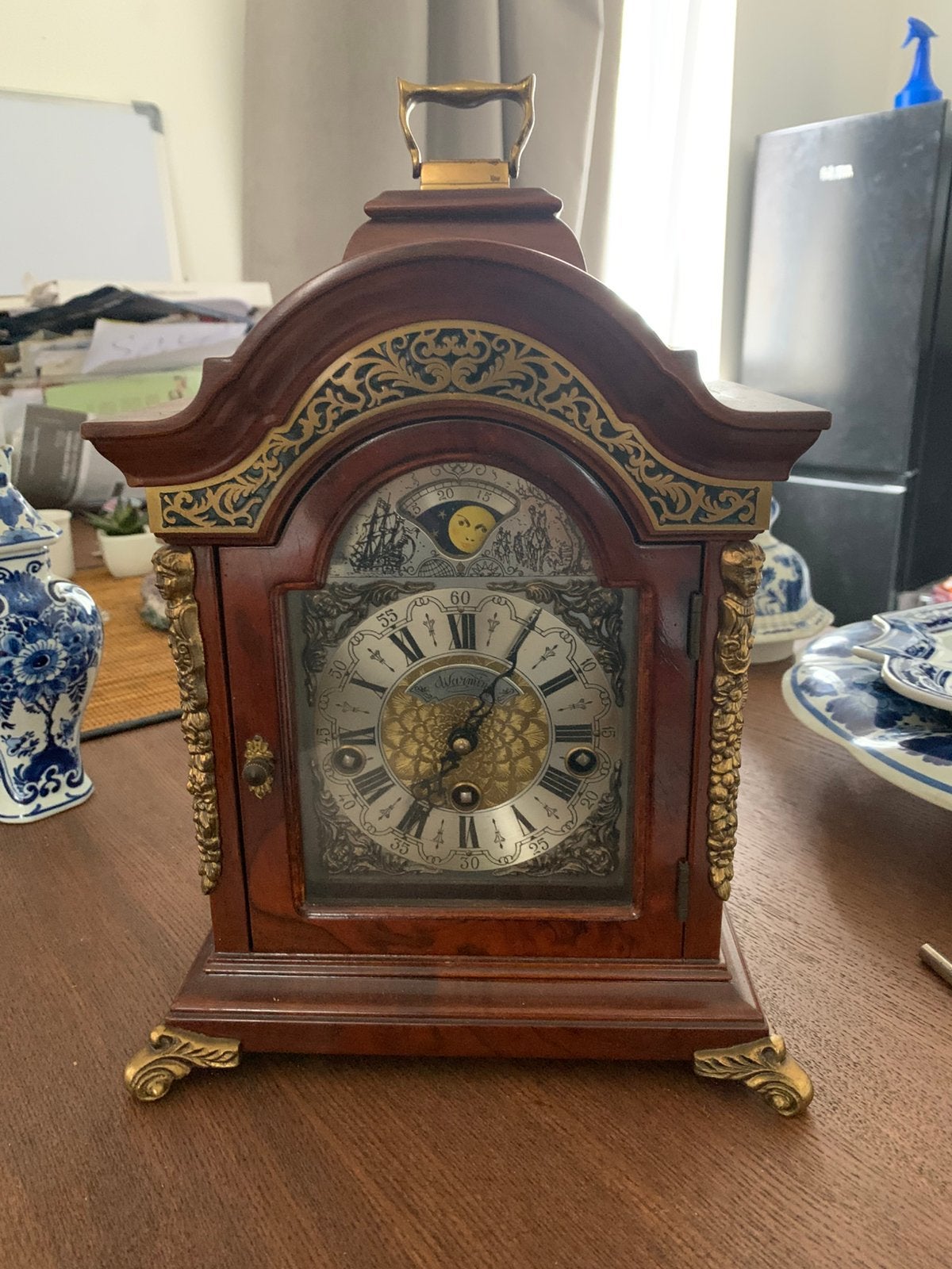 Horloge ancienne, Enlèvement