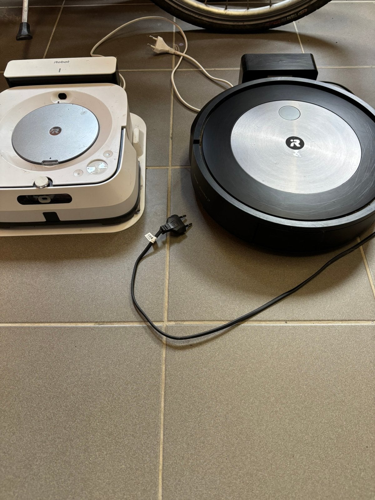 Irobot - Roomba J7 - Braava Jet m6, Electroménager, Aspirateurs, Enlèvement ou Envoi, Utilisé, Aspirateur robot, IRobot