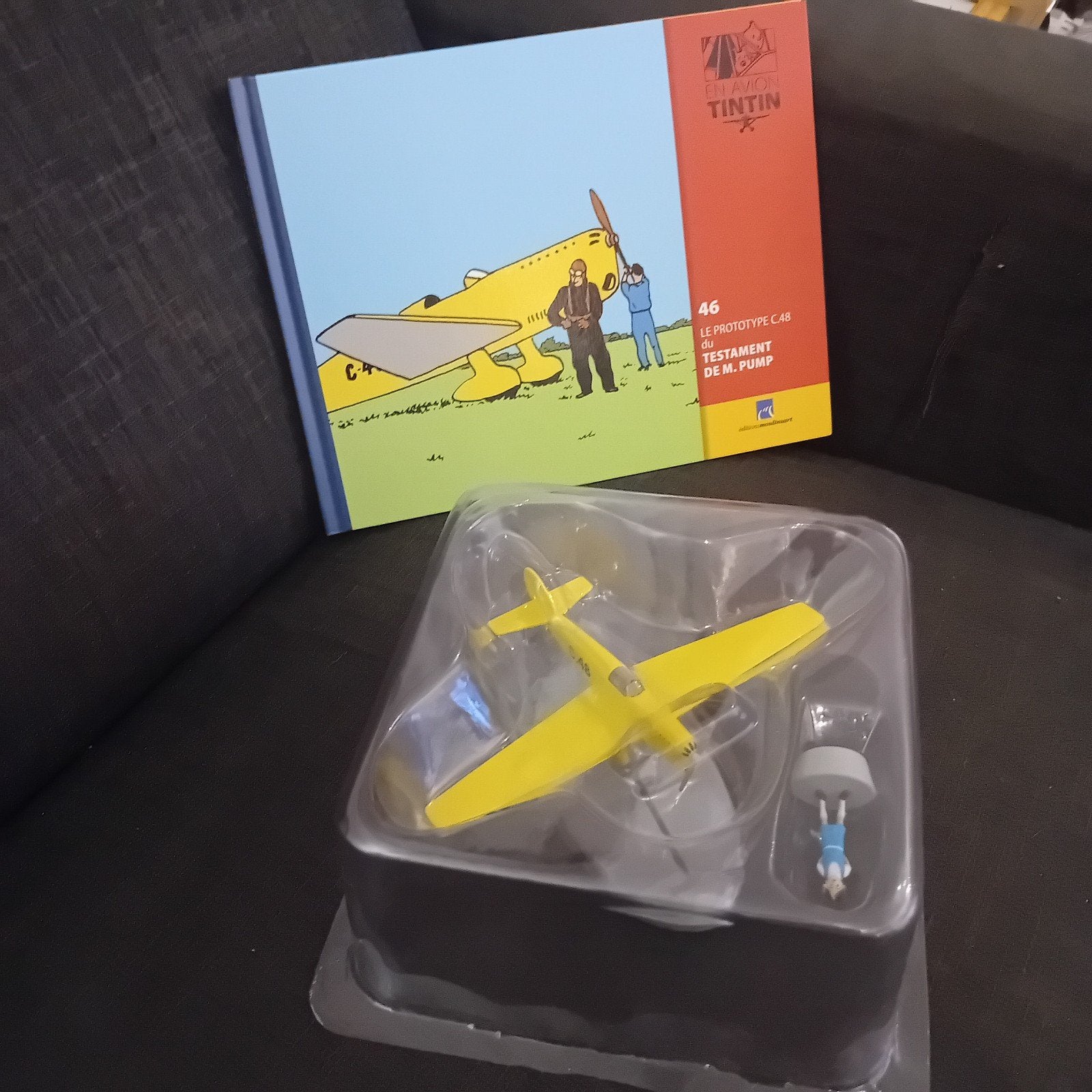 Avion Tintin N46 - L'Avion prototype C48, Enlèvement ou Envoi, Tintin, Comme neuf, Statue ou Figurine