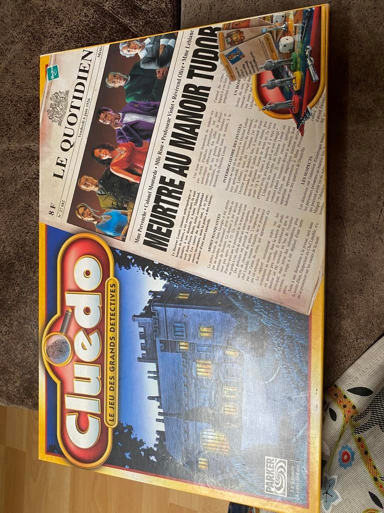 Jeu de société Cluedo, Trois ou quatre joueurs, Enlèvement ou Envoi, Comme neuf, Hasbro