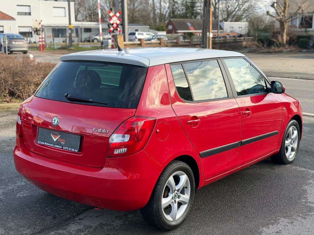 Skoda fabia benzine PERFECTE STAAT + keuring vvk, Auto's, Euro 5, Bedrijf, Radio, Fabia