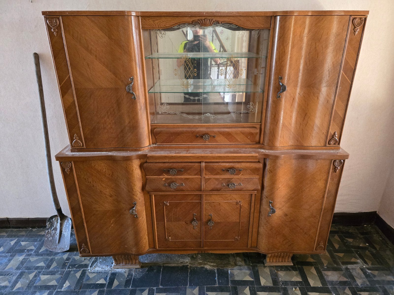 Antieke kast, Ophalen