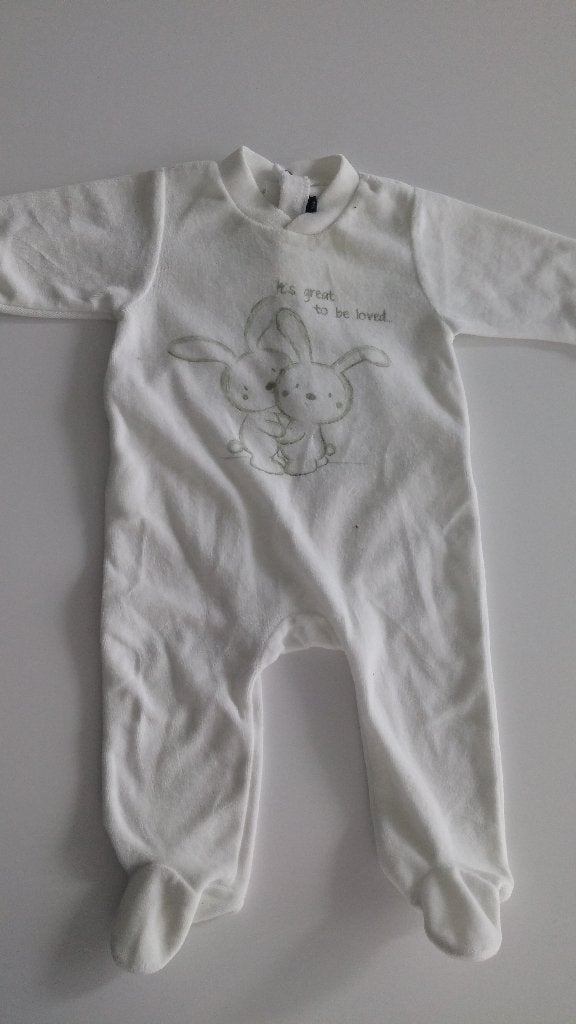 Costume/pyjama blanc avec 2 lapins taille 68, Enlèvement ou Envoi, Comme neuf, Garçon ou Fille, Costume