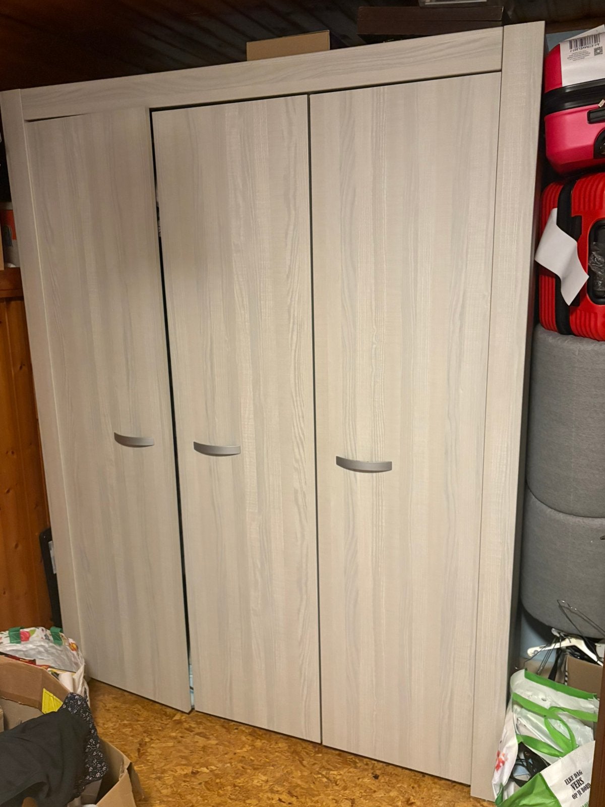 Garde robe, Enlèvement, Comme neuf
