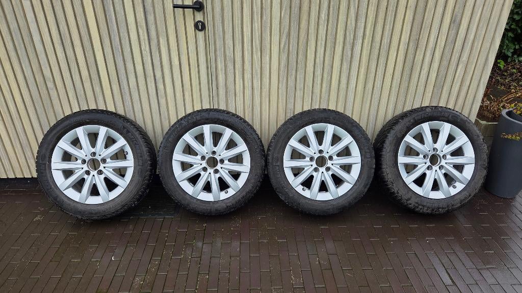 Originele Mercedes 16" Velgen ET49 + Michelin Winterbanden, Autos : Pièces & Accessoires, Pneus & Jantes, Pneus et Jantes, Pneus hiver