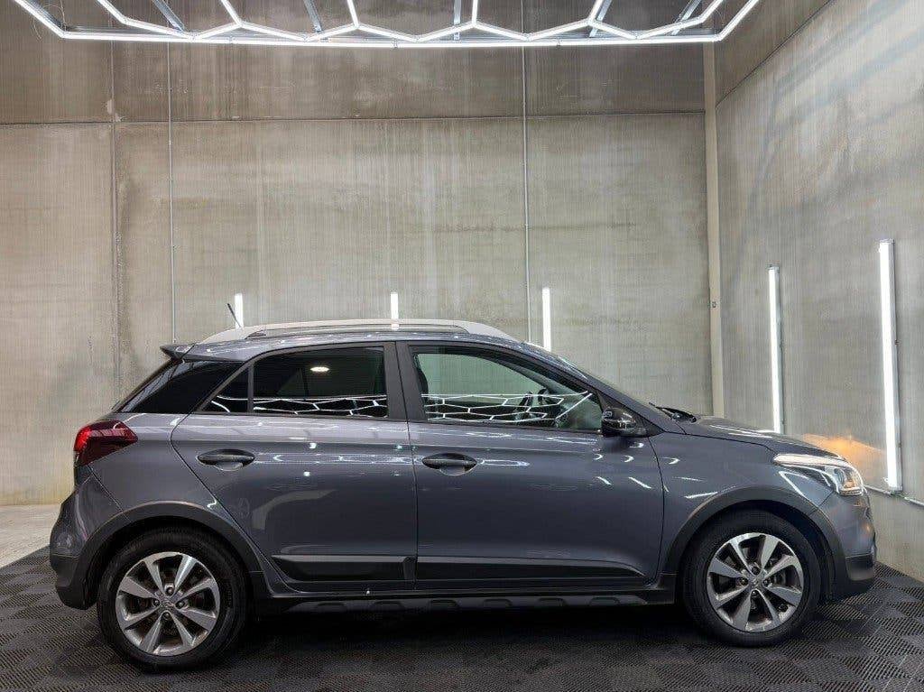HYUNDAI I20 ACTIVE/AUTOMAAT/CARPLAY/CAMERA/LANE/GARANTIE, Auto's, Stof, Euro 6, 74 kW, Zilver of Grijs