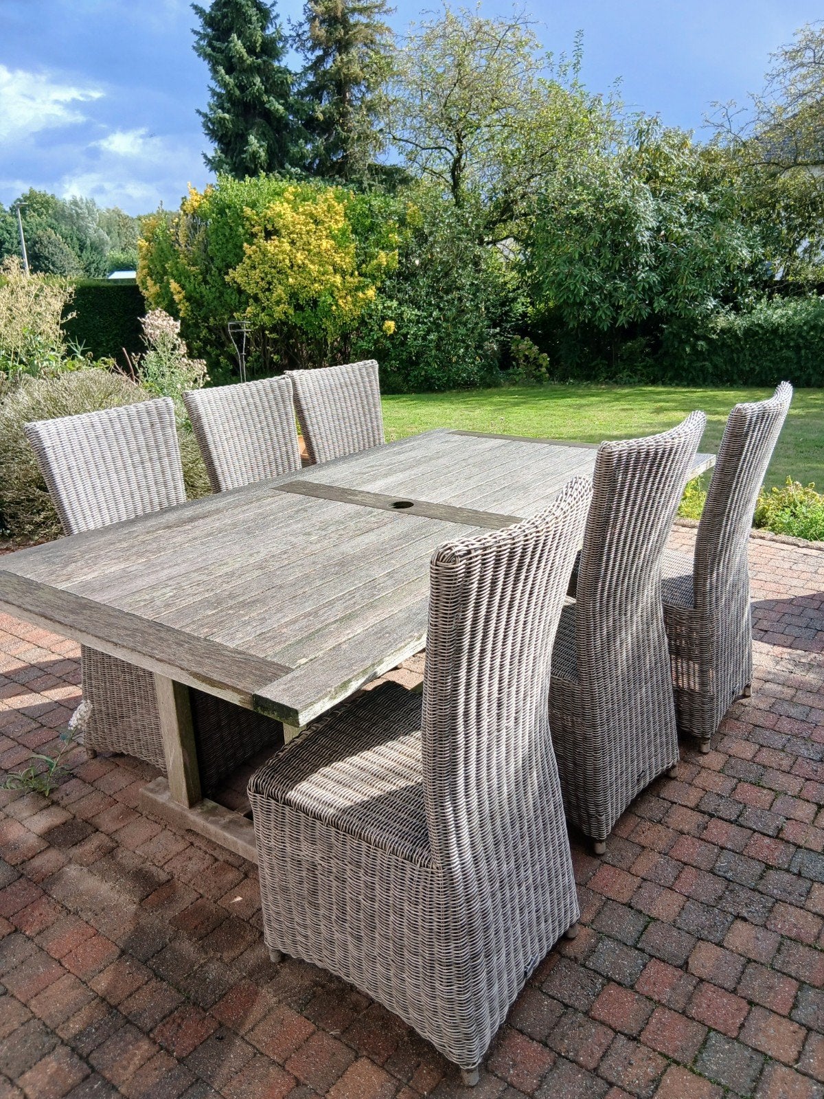 Landelijke tuinset met grote houten tafel en 6 comfortabele, Tuin en Terras, Ophalen, Wicker, Tuinset