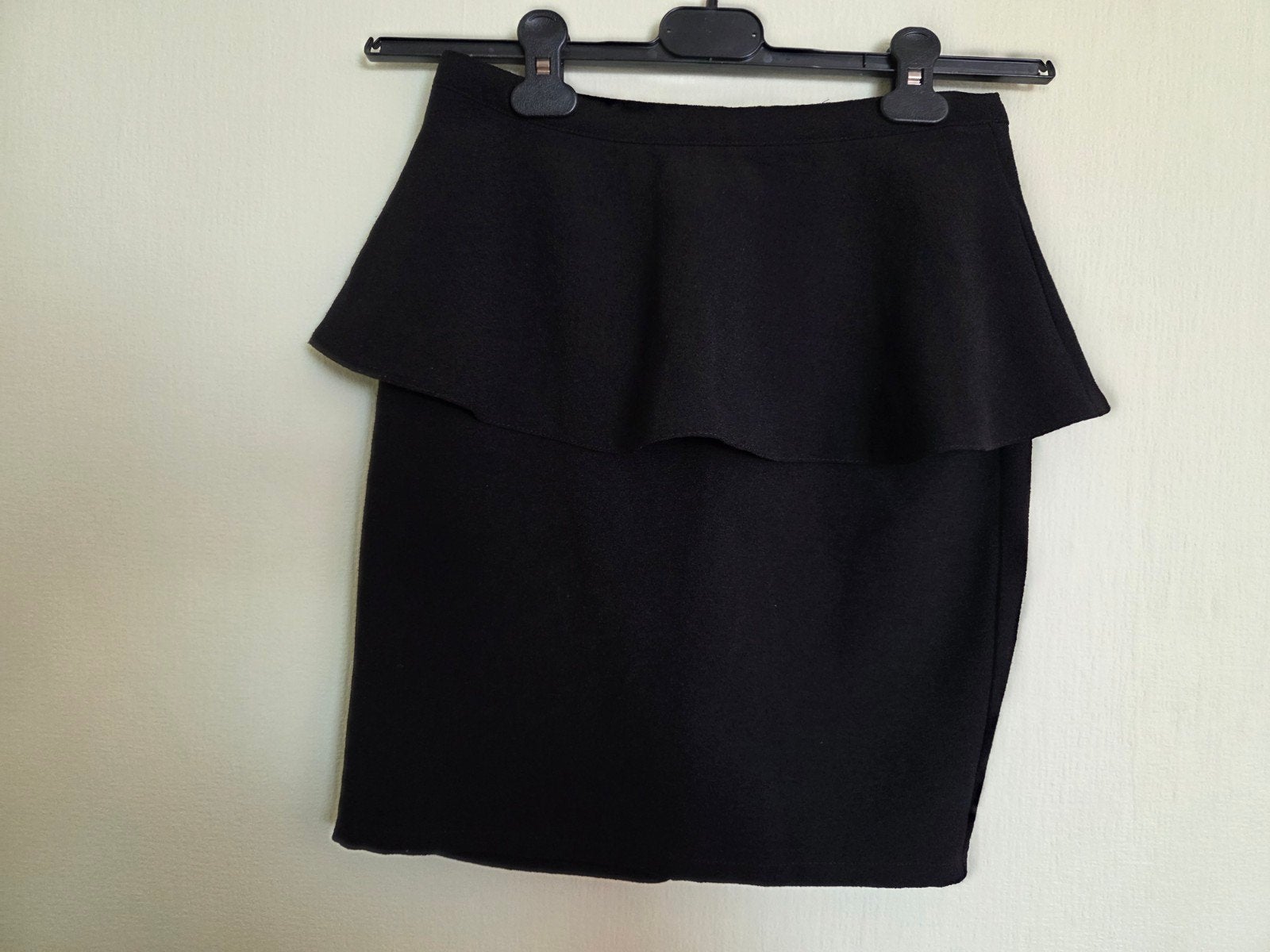 Zwarte peplum kokerrok van Laura Scott, maat 32, Zwart, Ophalen of Verzenden, Zo goed als nieuw, Maat 34 (XS) of kleiner